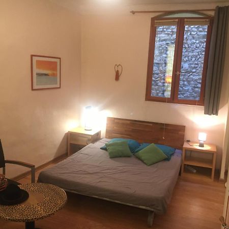 Appart Sympa Dans Le Vieux Ним Экстерьер фото
