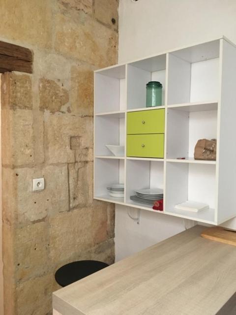 Appart Sympa Dans Le Vieux Ним Экстерьер фото