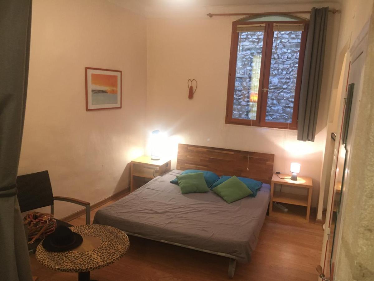 Appart Sympa Dans Le Vieux Ним Экстерьер фото