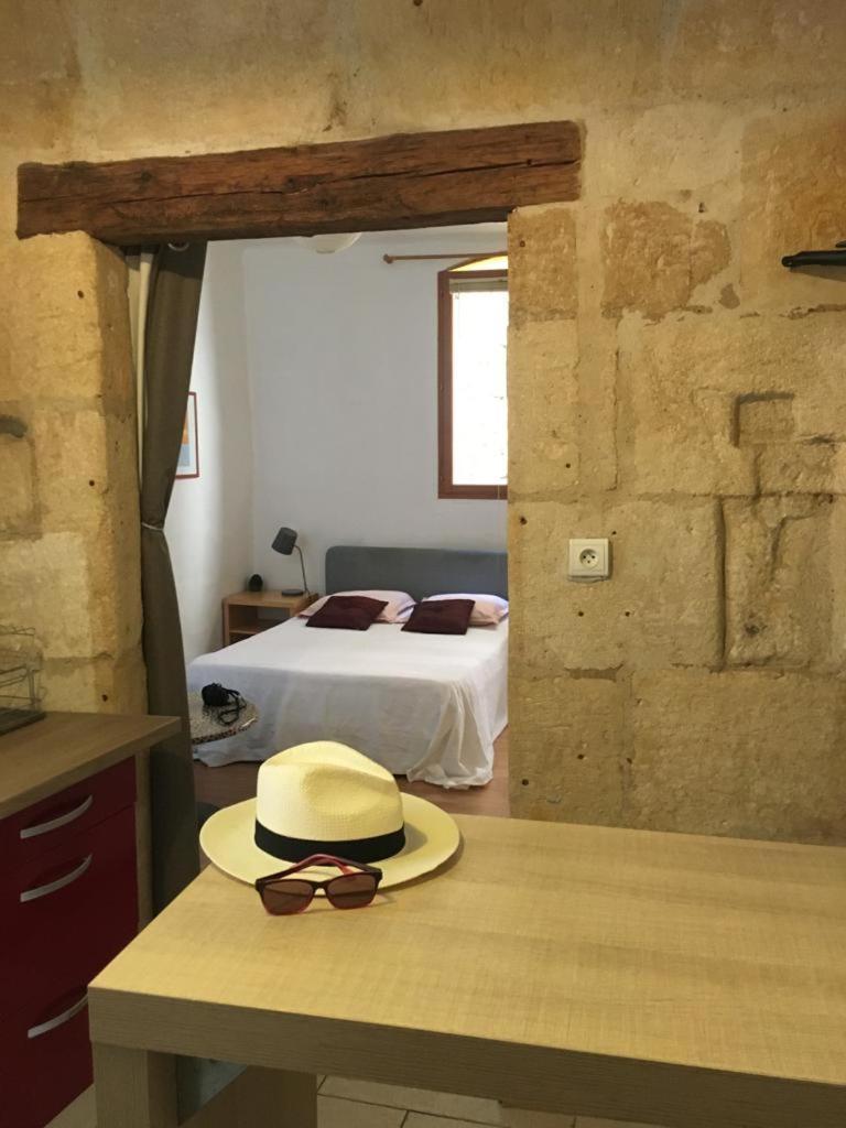 Appart Sympa Dans Le Vieux Ним Экстерьер фото