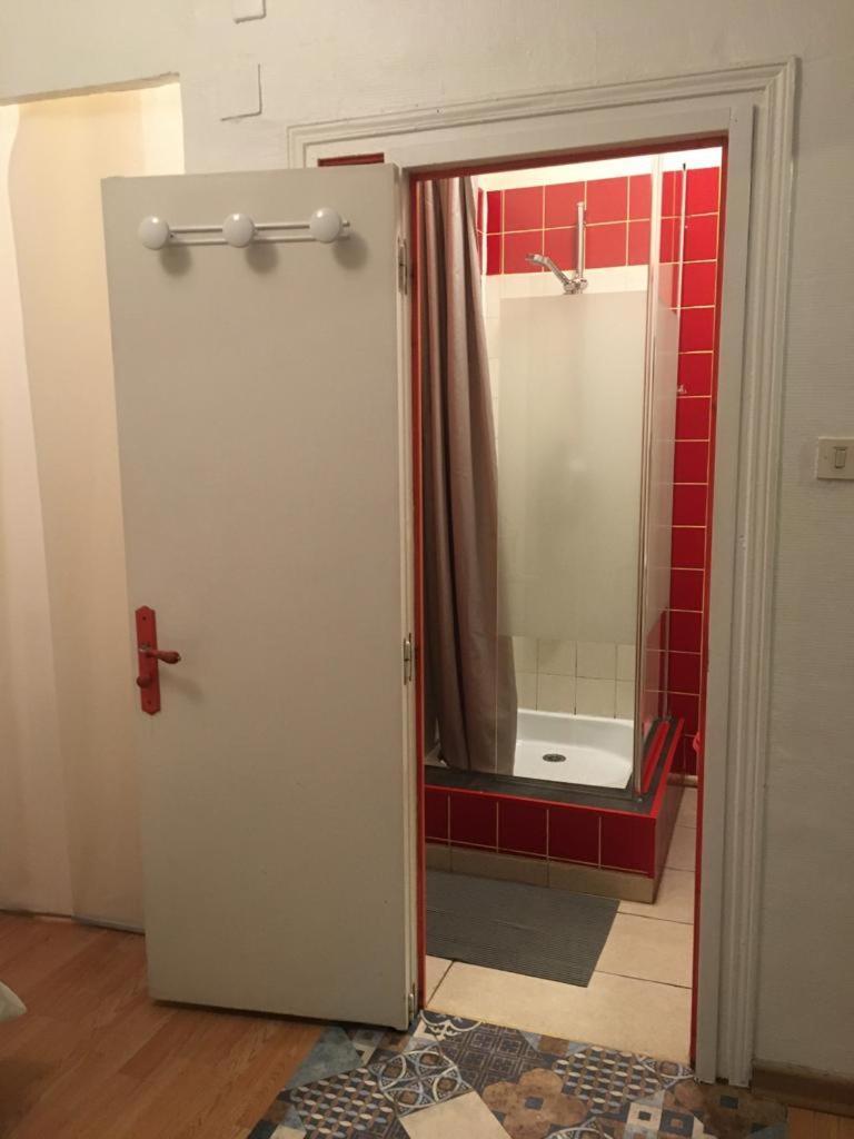 Appart Sympa Dans Le Vieux Ним Экстерьер фото